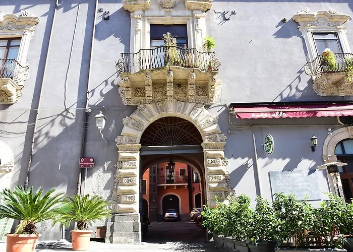 Palazzo Clarenza Di San Domenico